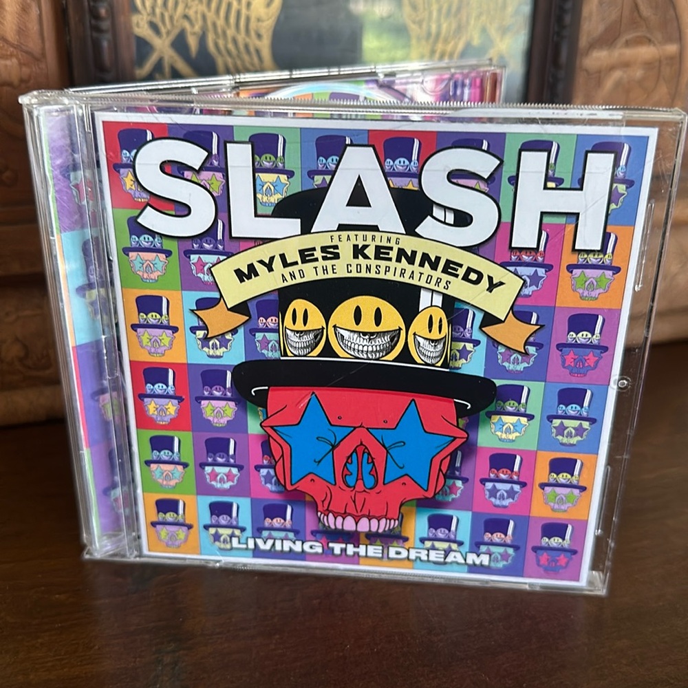 Slash Living the Dream featuring Myles Kennedy and the Conspirators